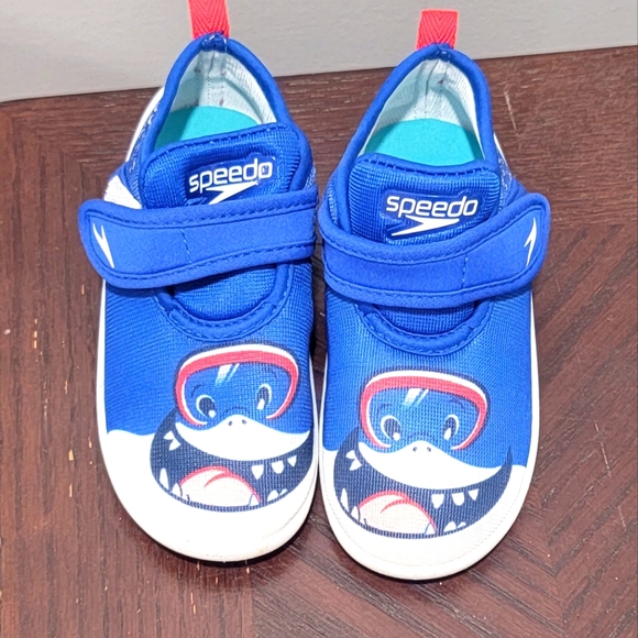 Speedo Watershoes toddler size 7 Blue Shark Shore Slip on Water Shoes